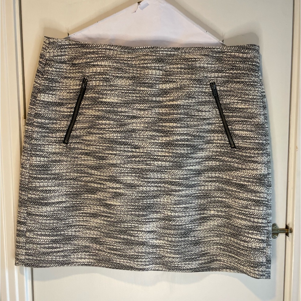 Loft Black and White Tweed Mini Skirt Sz 12